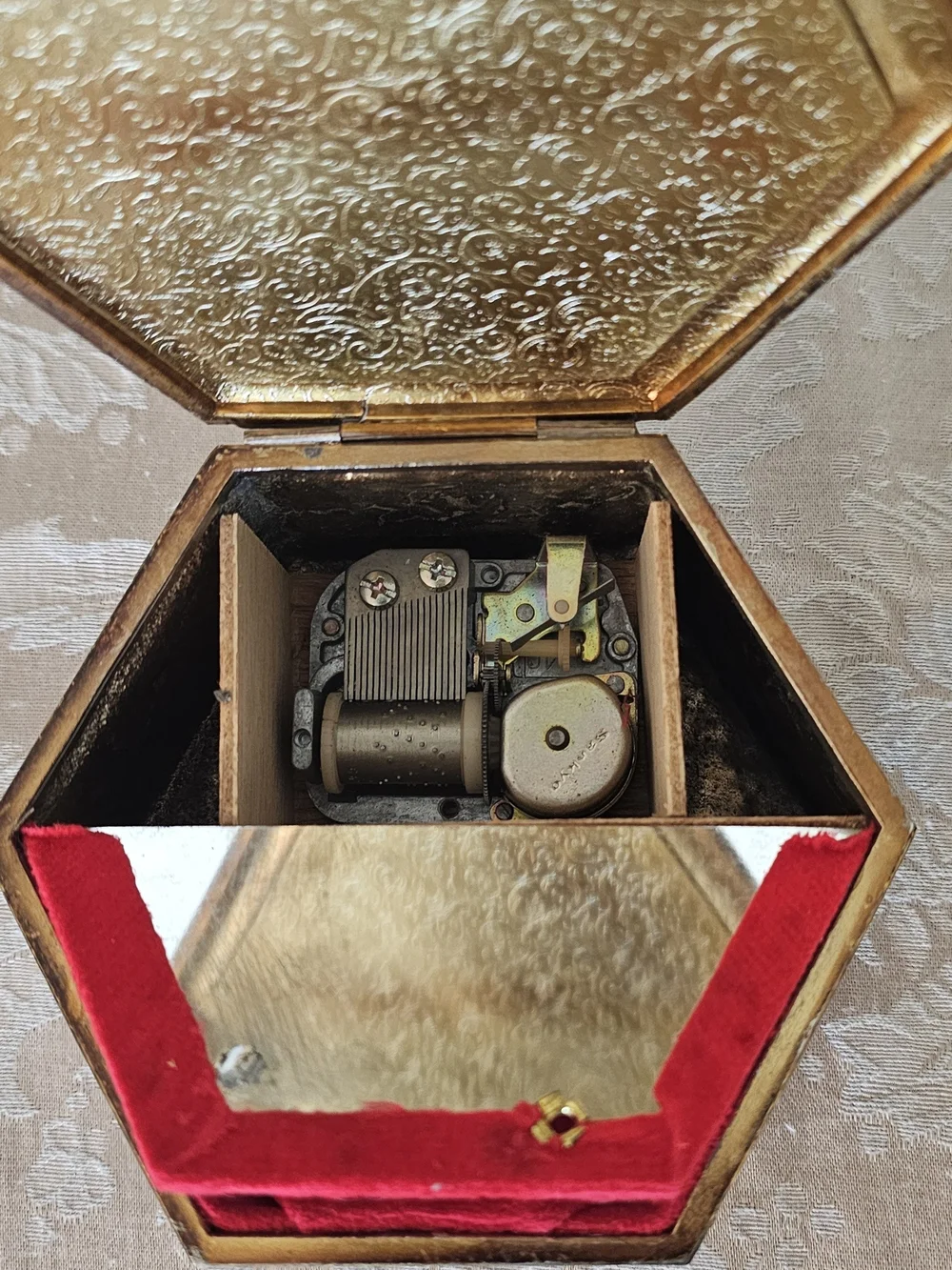 San Francisco Music Box Company elegant hexagon